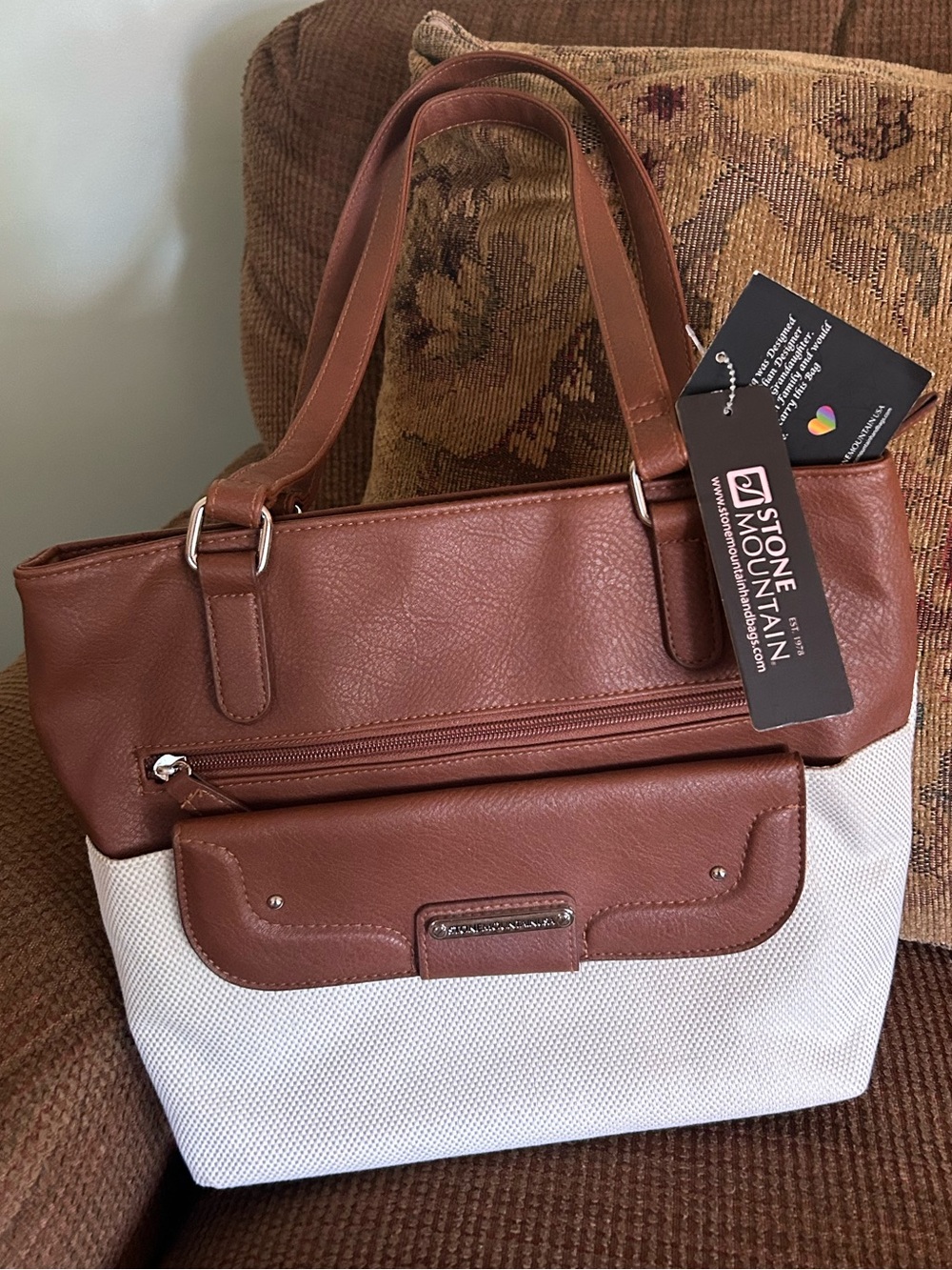 Stone Mountain NWT Brown/Cream Pocketbook w/2 Front Pockets and a 1 Back Pocket